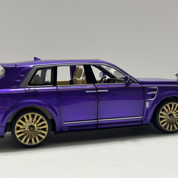 1:24 rolls royce cullinan mansory Diecast with LED HEADLIGHT & TAILLIGHT Purple - Picture 5 of 10